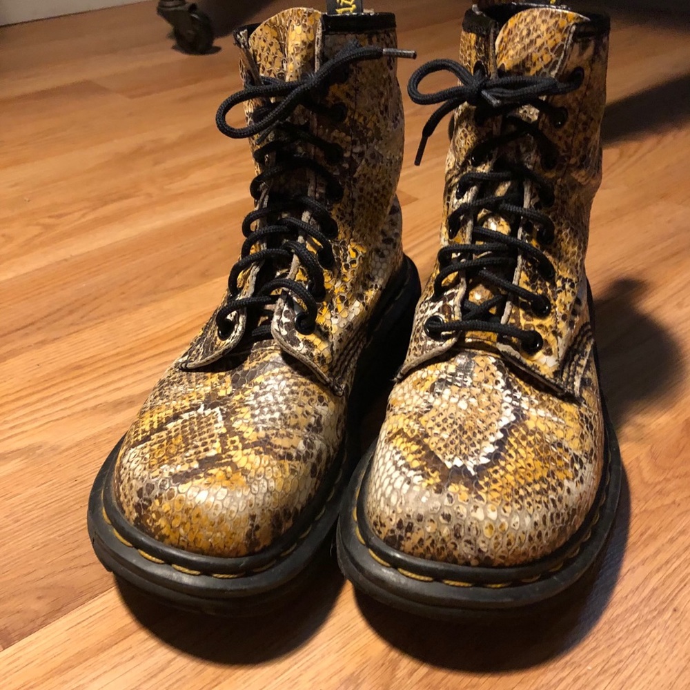 Dr Marten’s Faux Snakeskin Boots Men’s 5